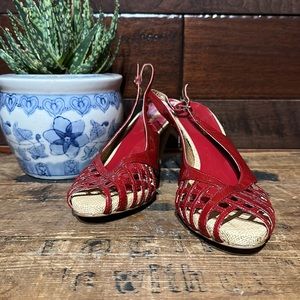 NWOT Dollhouse Round Toe Leather Red and Cream High Heels 👠👠